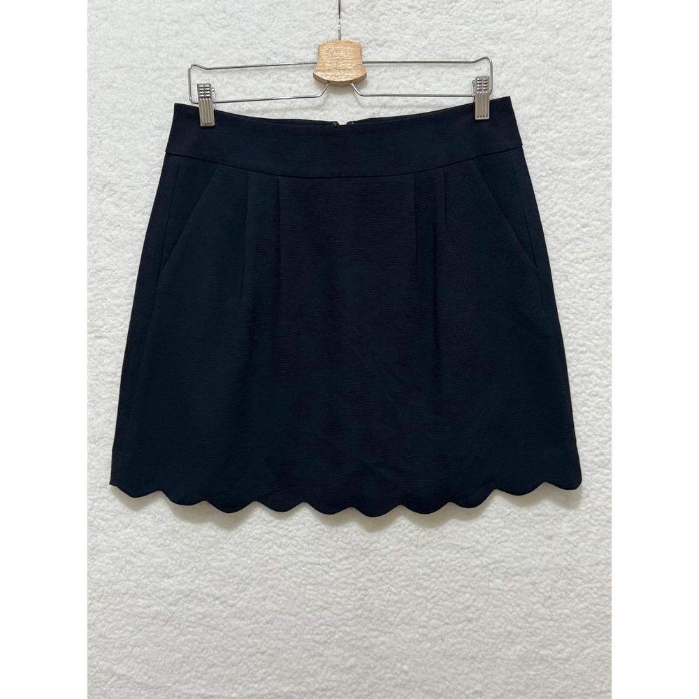LOFT Black Scalloped Hem Mini Skirt Size 8 Career Business Casual‎